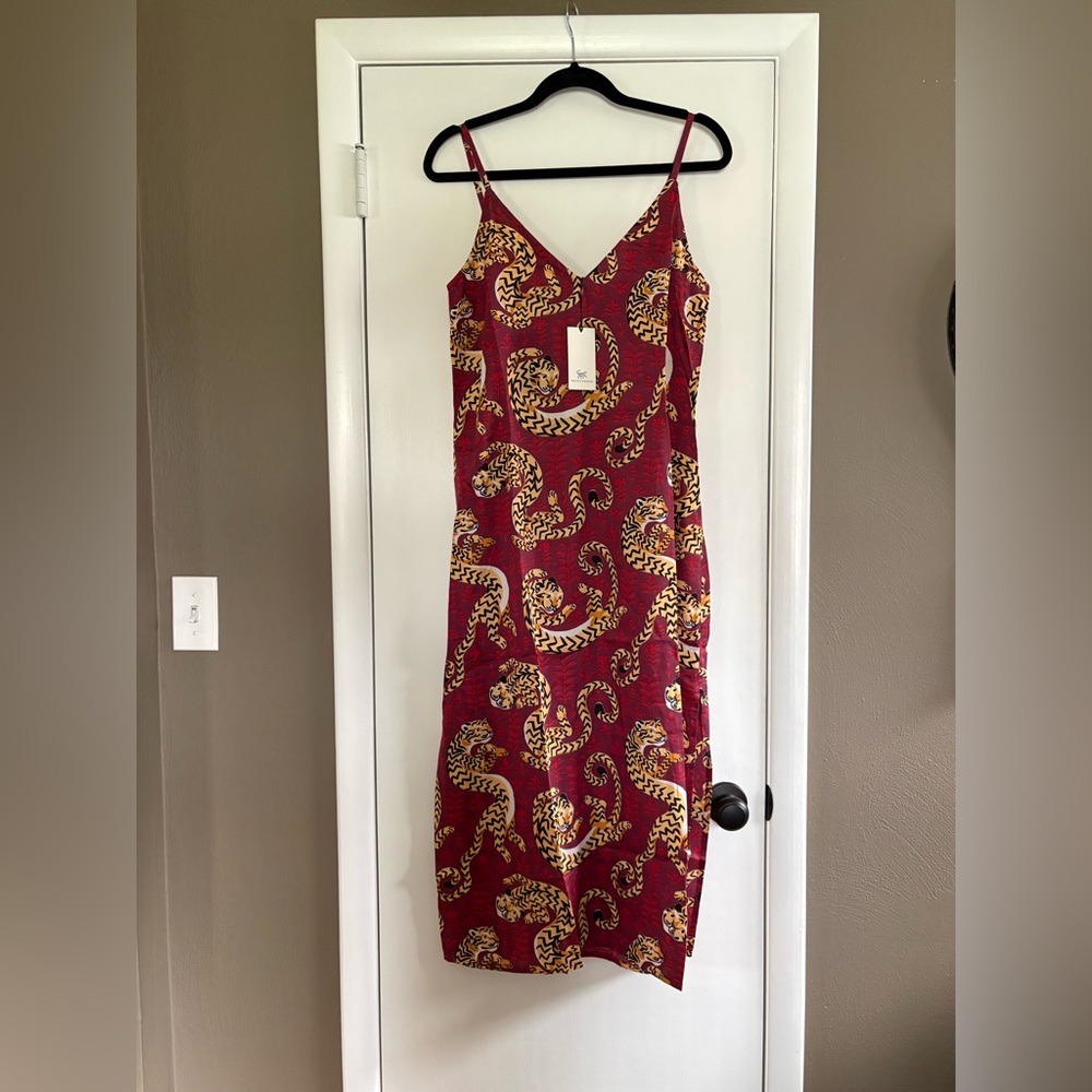 PrintFresh Twisted Tiger - Eco Satin Chic To Sleep Nightie - Merlot - Picture 2 of 9